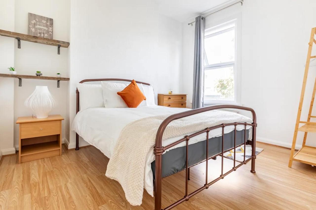 Large, Bright And Spacious 3 Bed Flat In ลอนดอน ภายนอก รูปภาพ